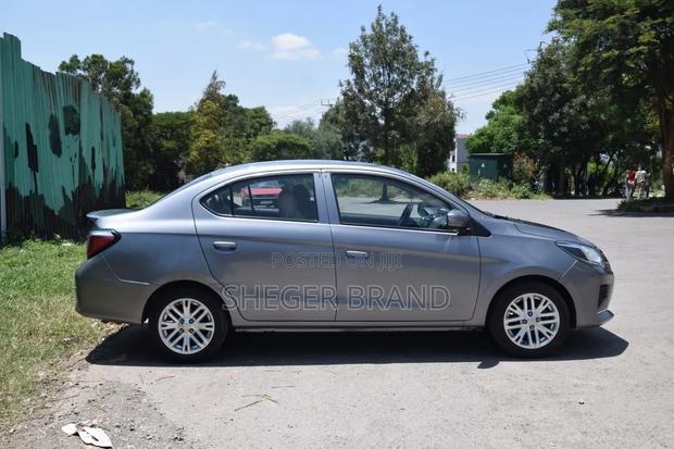 Mitsubishi Attrage 2022 Silver