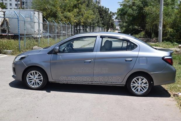 Mitsubishi Attrage 2022 Silver