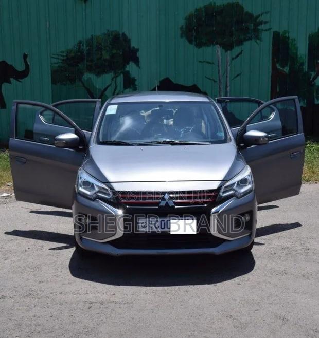 Mitsubishi Attrage 2022 Silver