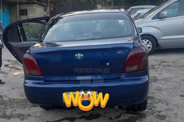 Toyota Platz 1.0 FWD 2001 Blue