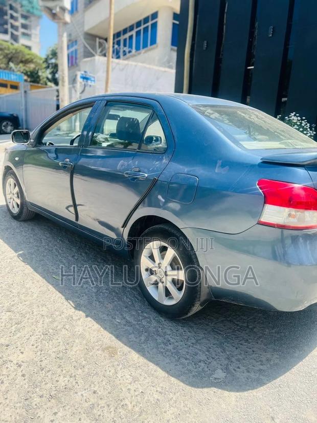 Toyota Yaris 2007 Gray