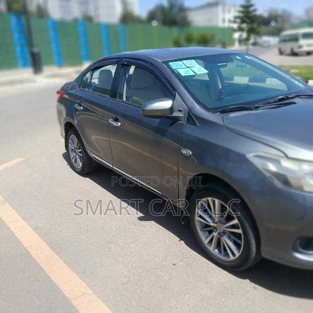 Toyota Yaris 2015 Gray