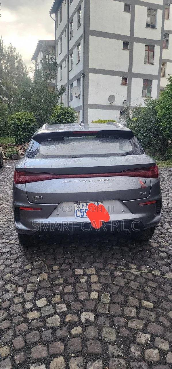 BYD E2 43 kWh 94 hp FWD 2024 Gray