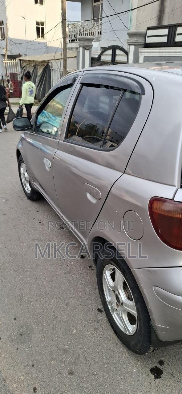 Toyota Vitz 2004 Gold