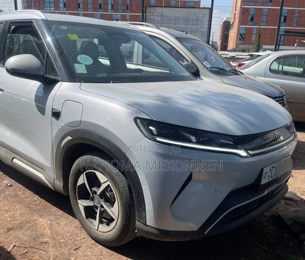BYD Yuan Up 2025 Silver