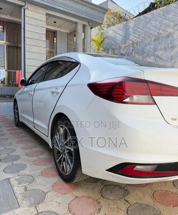 Hyundai Avante 2020 White