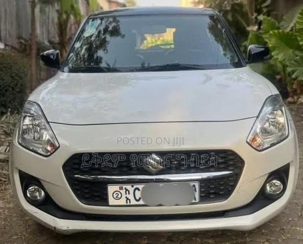 Suzuki Swift 2022 White