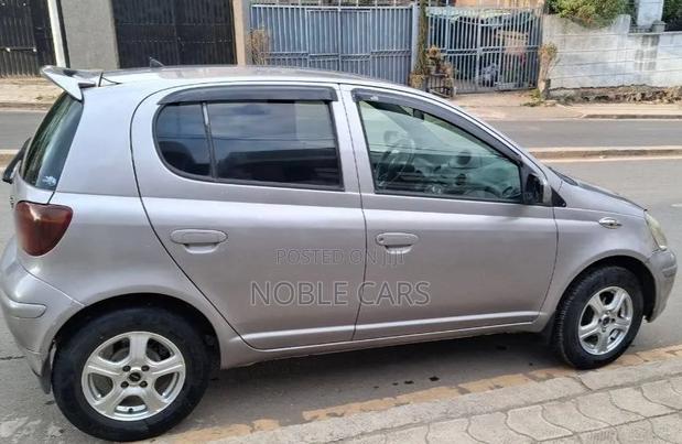Toyota Vitz 2004 Brown