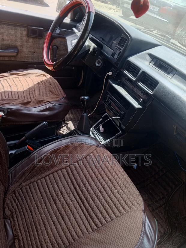 Toyota Cresta 1986 White