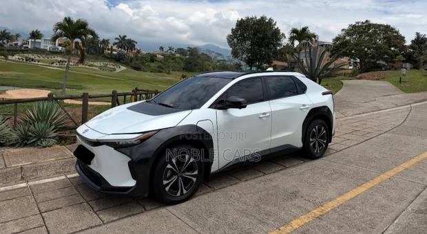 Toyota bZ4X 2022 Ivory