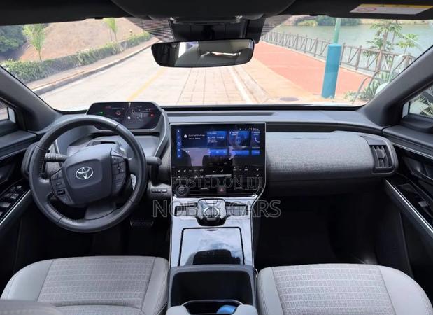 Toyota bZ4X 2022 Ivory