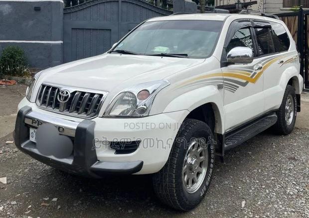 Toyota Land Cruiser Prado 2007 White