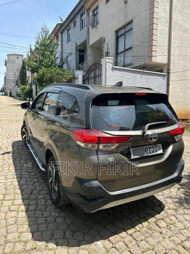 Toyota Rush 1.5 AWD 2021 Gray
