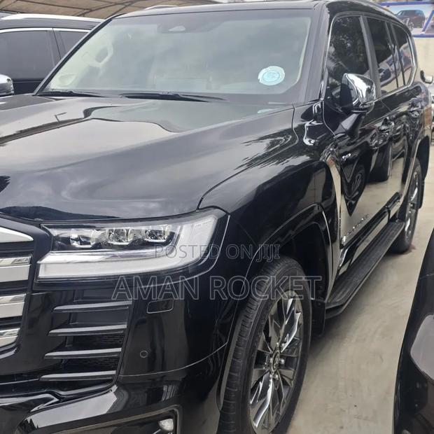 Toyota Land Cruiser 2025 Black
