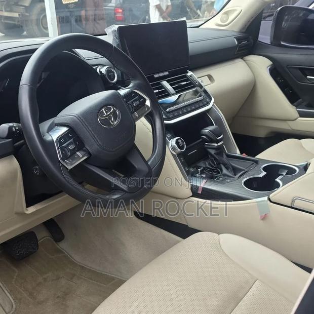 Toyota Land Cruiser 2025 Black