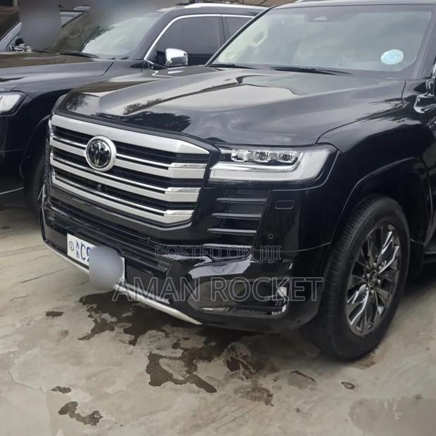 Toyota Land Cruiser 2025 Black