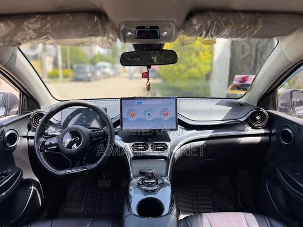 BYD E2 43 kWh 94 hp FWD 2024 Gray