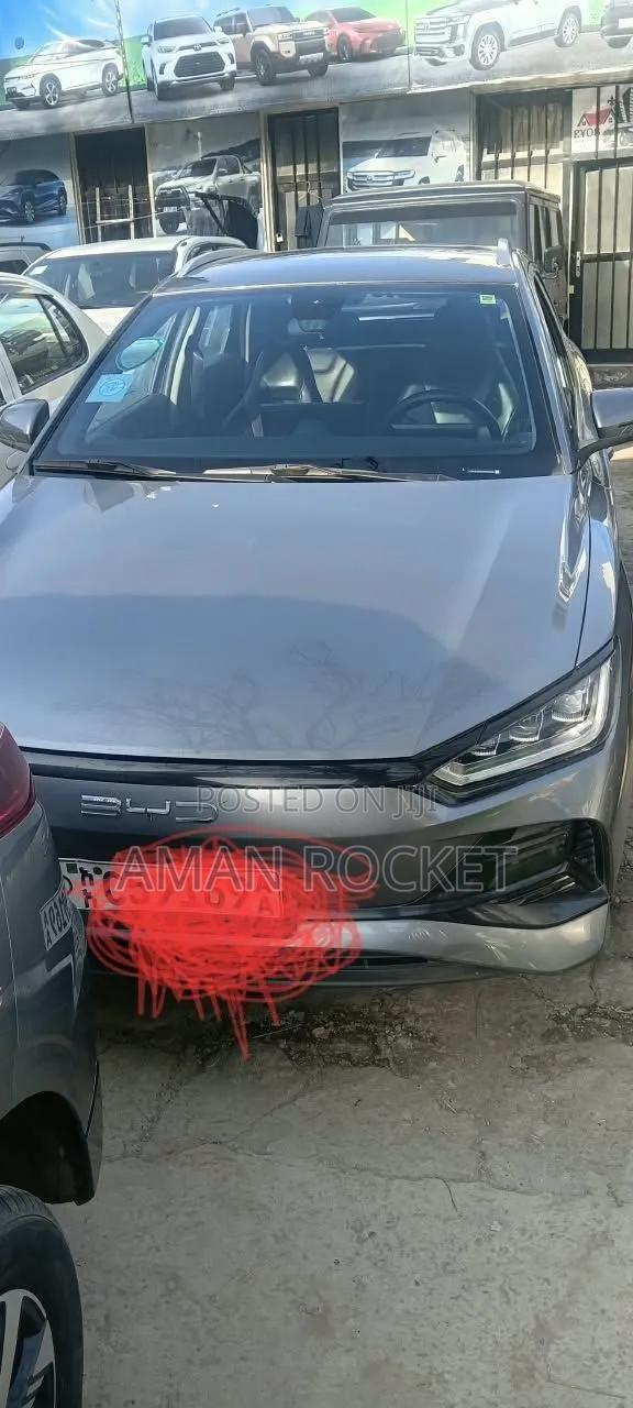 BYD E2 43 kWh 94 hp FWD 2024 Gray