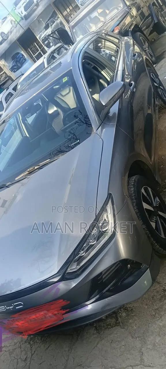 BYD E2 43 kWh 94 hp FWD 2024 Gray