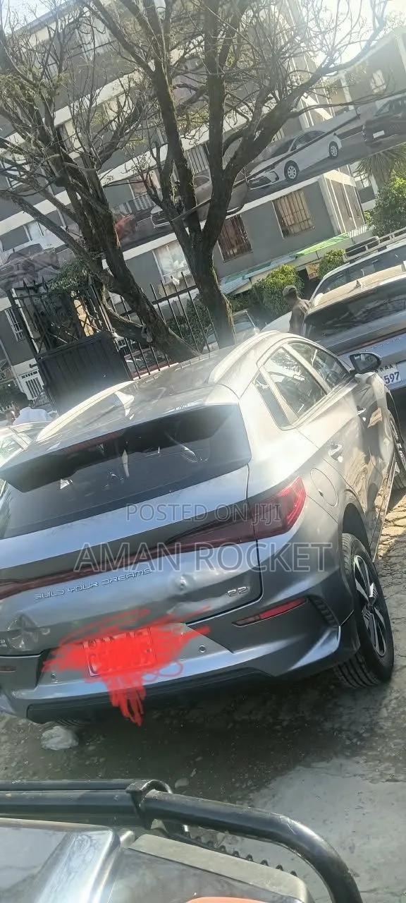 BYD E2 43 kWh 94 hp FWD 2024 Gray