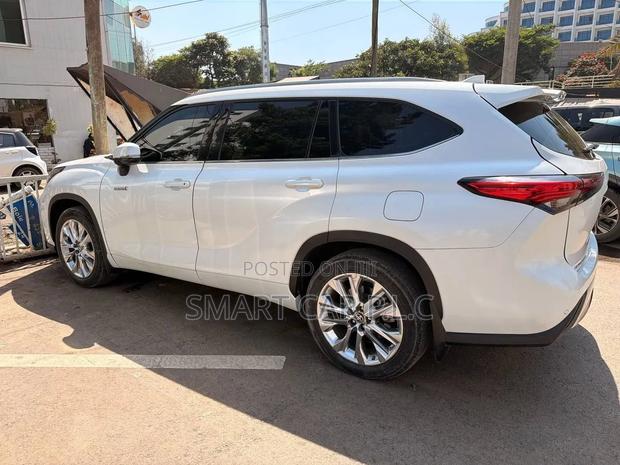 Toyota Highlander 2023 White