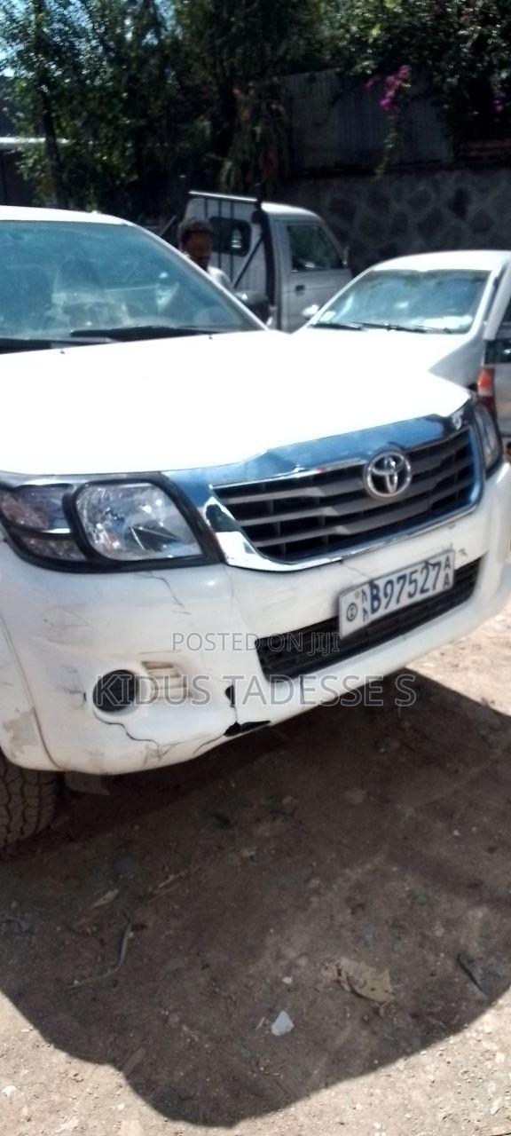Toyota Hilux 3.0 D-4D 4x4 2014 White