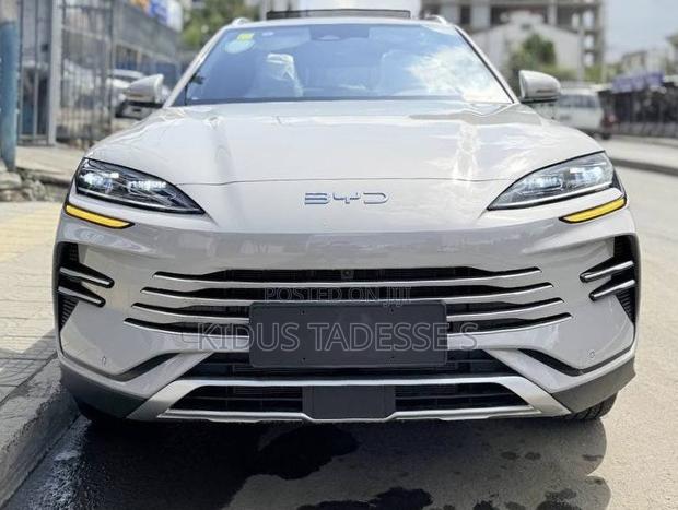 New BYD Song Plus DM-i 2025 Gray