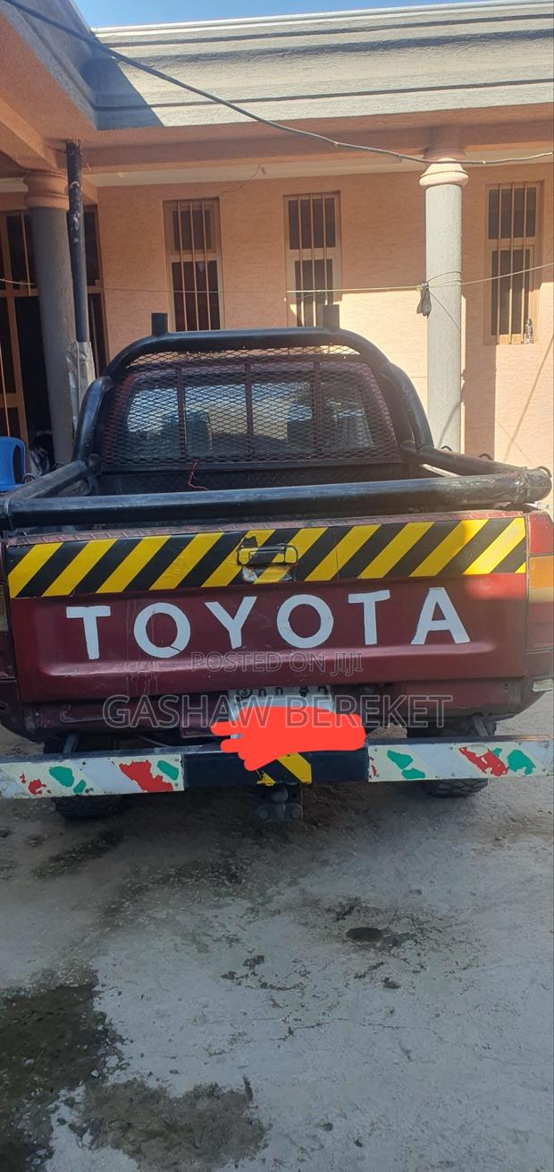 Toyota Hilux 1994 Red