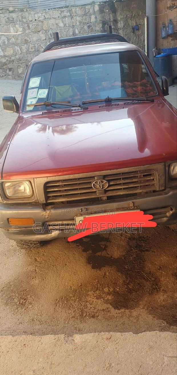 Toyota Hilux 1994 Red