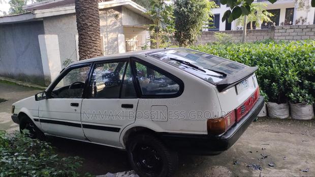 Toyota Corolla 1986 White