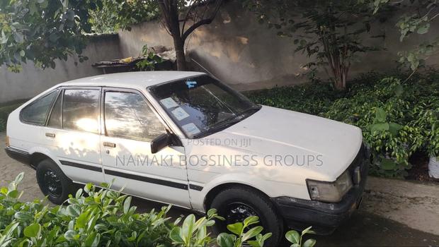 Toyota Corolla 1986 White
