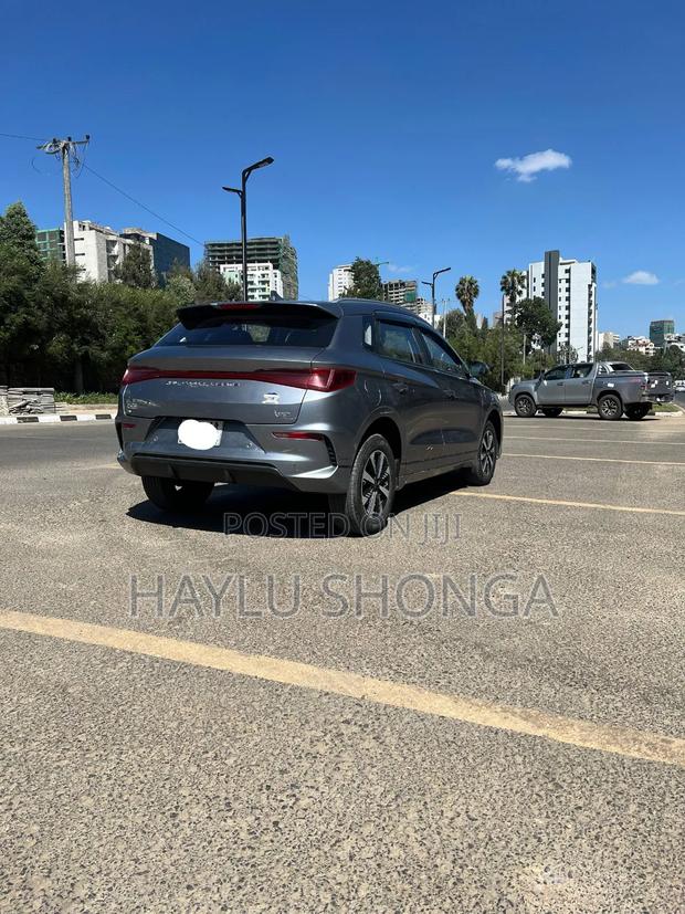 BYD E2 43 kWh 94 hp FWD 2025 Gray