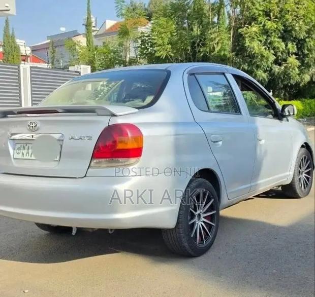 Toyota Platz 2005 Silver