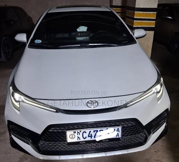 Toyota Corolla 2023 White