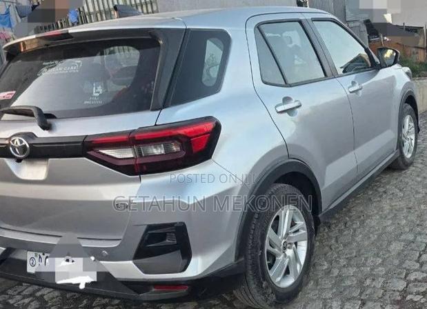 Toyota Raize 2023 Silver