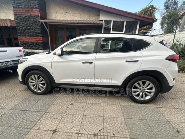 Hyundai Tucson Sport FWD 2017 White