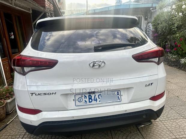 Hyundai Tucson Eco FWD 2017 White