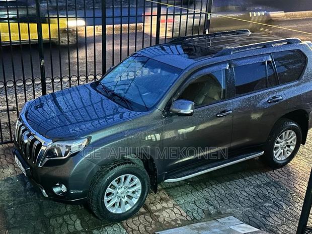 Toyota Land Cruiser 2014 Gray