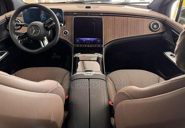 Mercedes-Benz E500 2024 Black