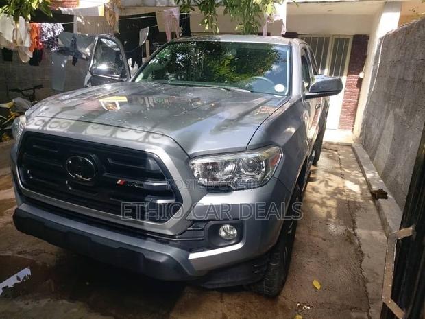 Toyota Tacoma 2020 Gray