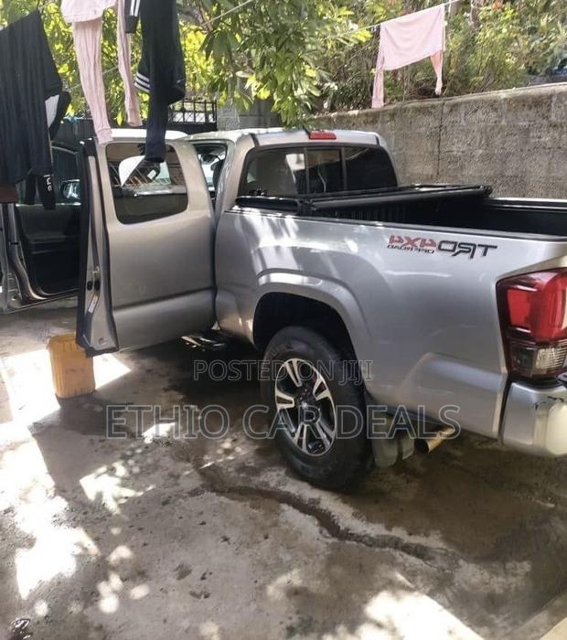 Toyota Tacoma 2020 Gray