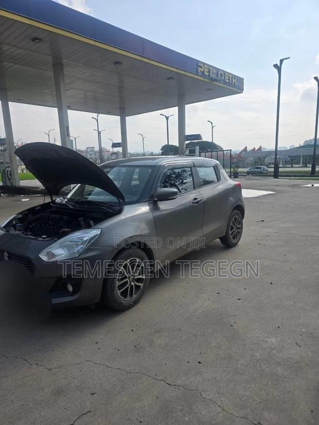 Suzuki Swift 2021 Gray
