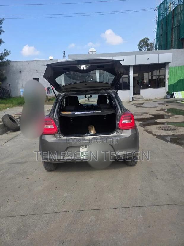 Suzuki Swift 2021 Gray