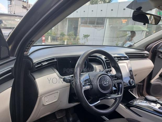 Hyundai Tucson 2022 Brown