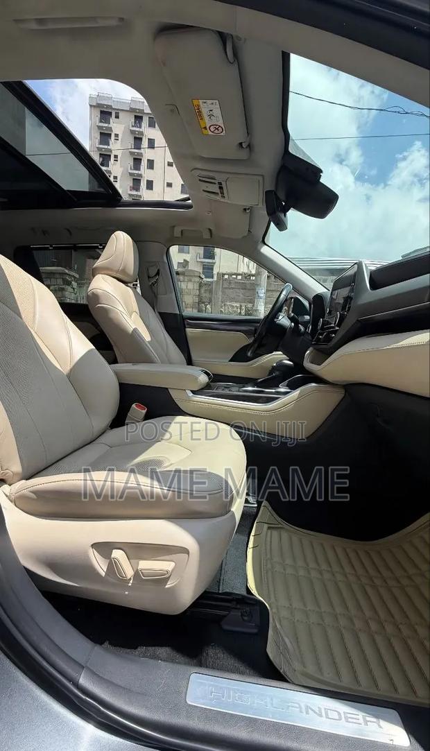 Toyota Highlander 2023 Gray