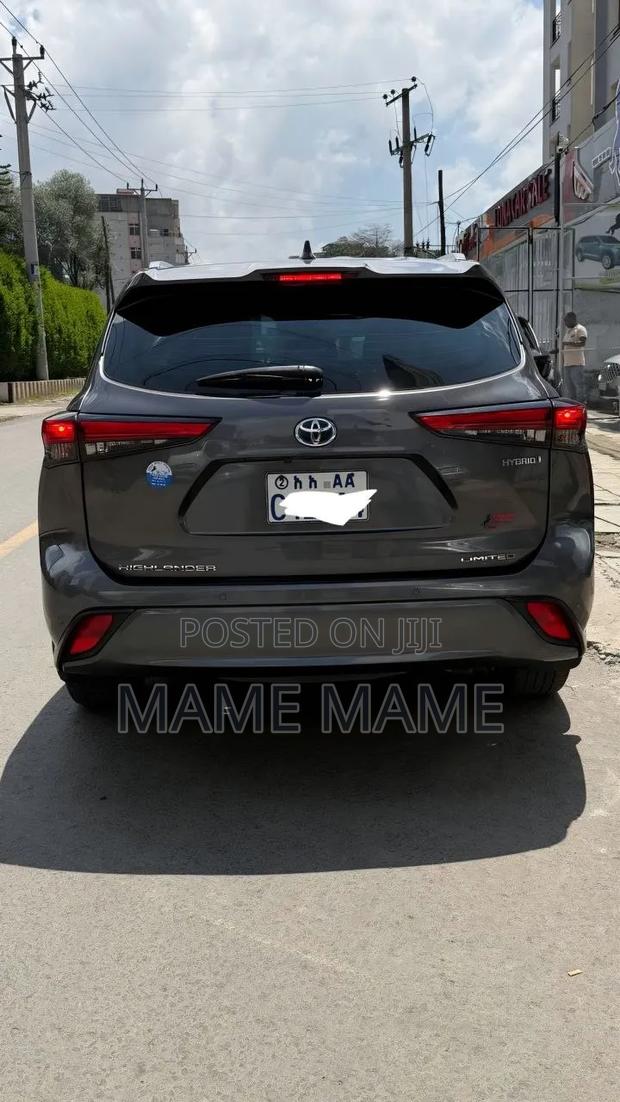 Toyota Highlander 2023 Gray