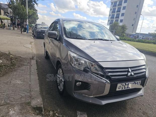 Mitsubishi Attrage 2022 Silver