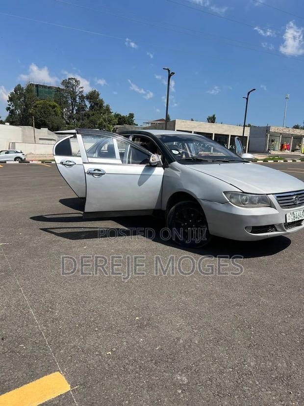 Lifan Abay 1.3 Sedan FWD 2010 Silver