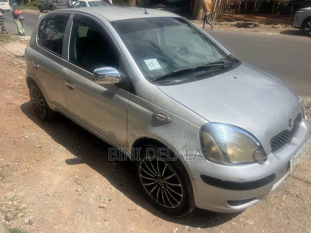 Toyota Vitz 1.0 FWD 5dr 2002 Silver