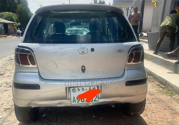 Toyota Vitz 1.0 FWD 5dr 2002 Silver